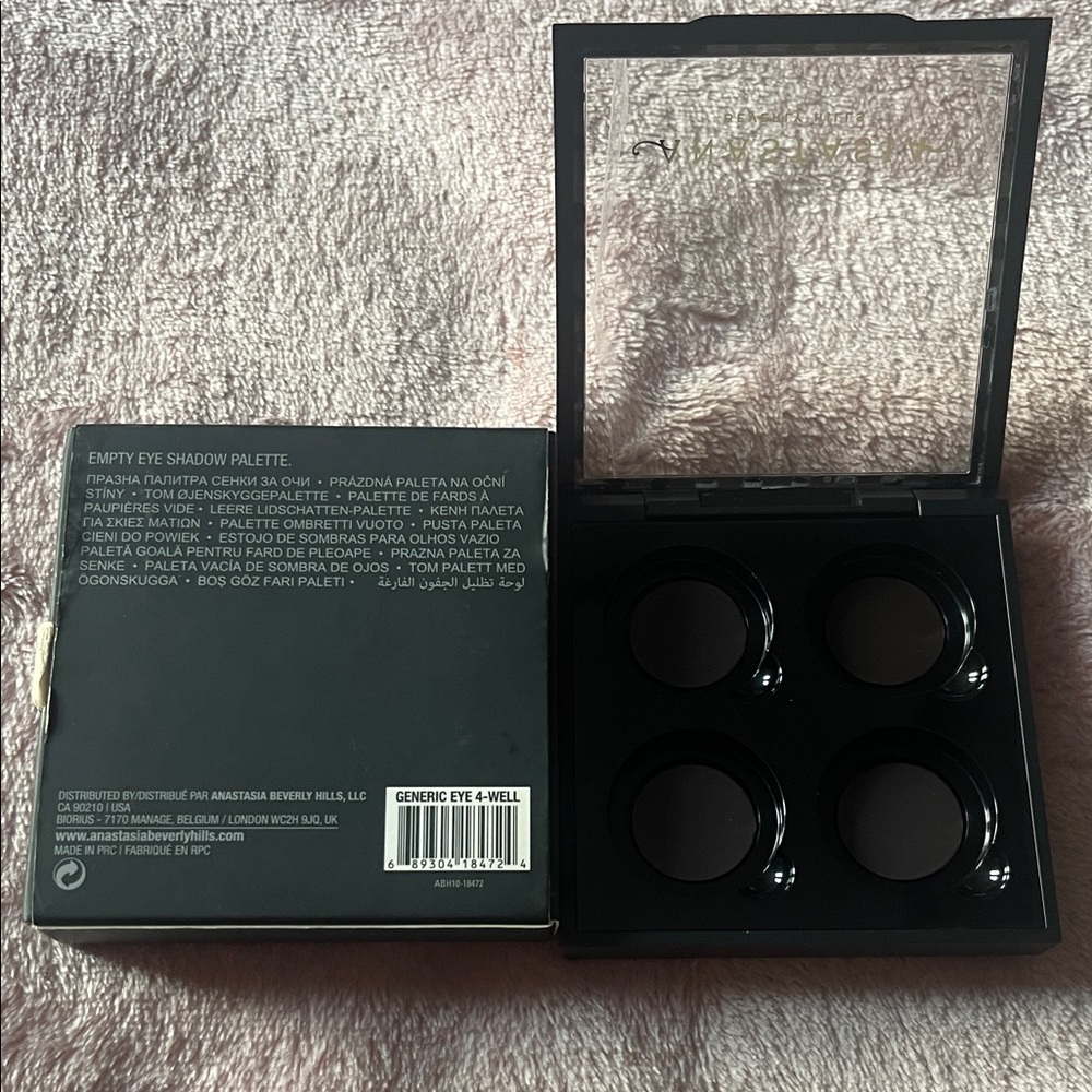 Anastasia Beverly Hills Elegant Black Compact - Picture 2 of 2